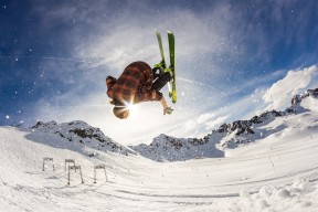 开云·体育官网APP下载-德国媒体赞瑞士为“雪地足球技术模板”，雪地足球场地尺寸