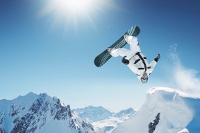 kaiyun体育综合-“沿海飙风：海岸线上的极速竞赛”，沿海岸线奔跑