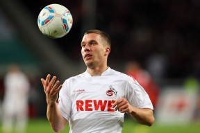 kaiyun.com-_潮流运动搭配：时尚即运动_，时尚运动装