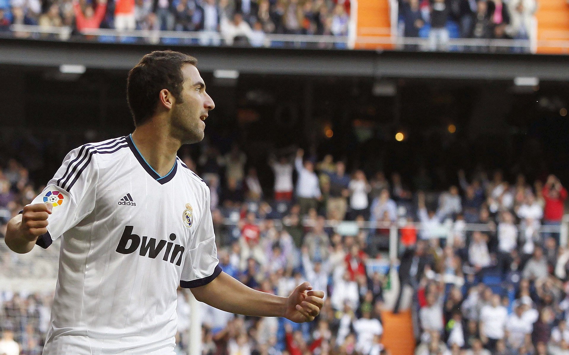 中超新赛季观众上座率稳步回升,中超联赛观众